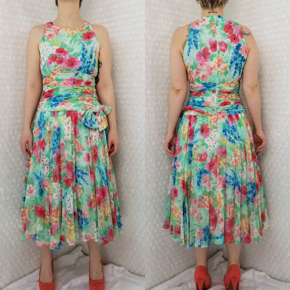 Laura Ashley 1980s Floral Fit & Flare Dress - image 3